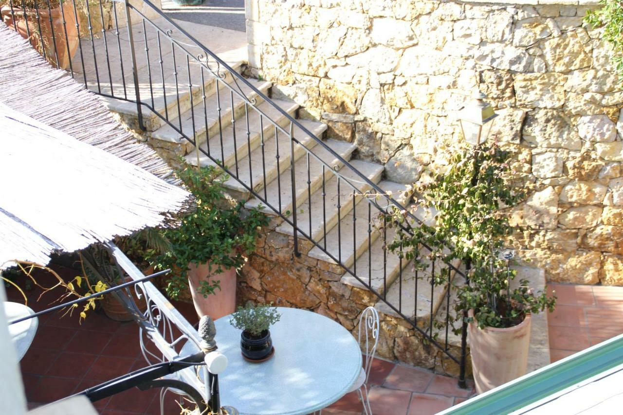 Le Provencal Hotel Aups Buitenkant foto