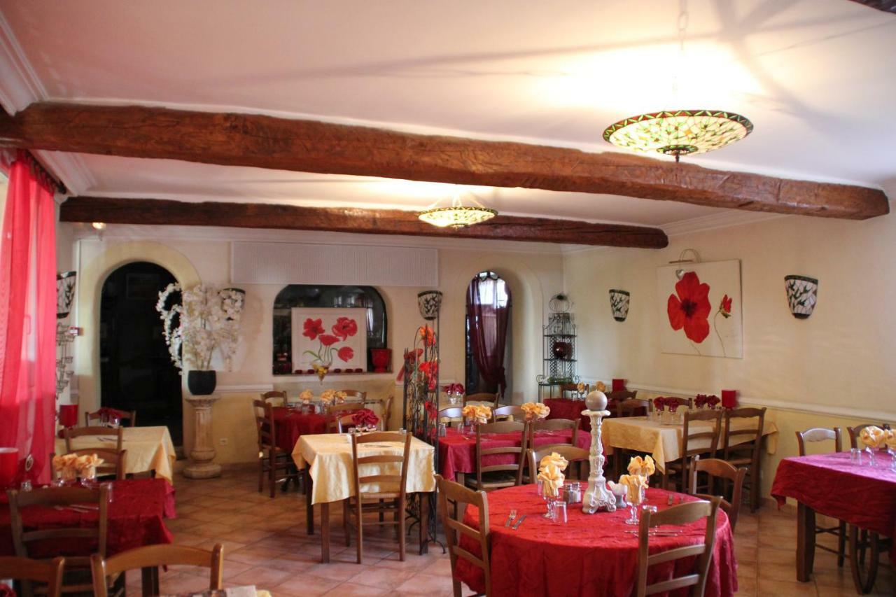 Le Provencal Hotel Aups Buitenkant foto